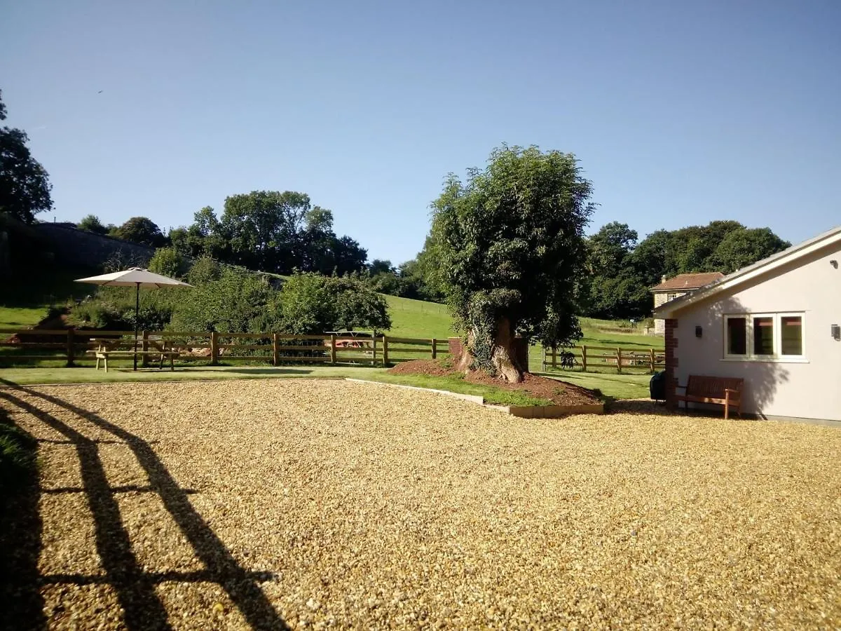 2 Bed In Bristol 72582 Villa Winford Holiday home