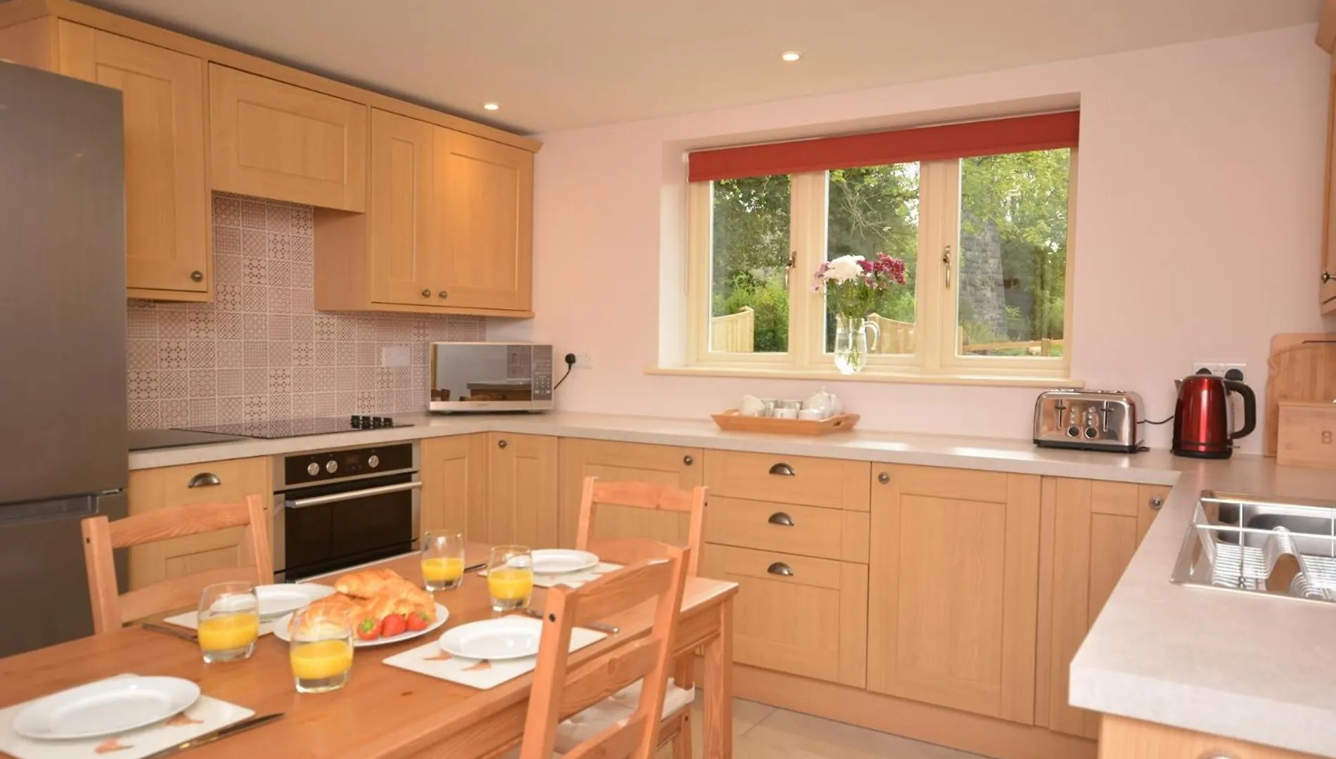 2 Bed In Bristol 72582 Villa Winford 0*,  United Kingdom